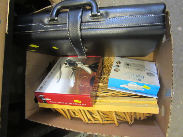 BOX OF MISCELLANEOUS ITEMS INCLUDING A BRIEFCASE Image