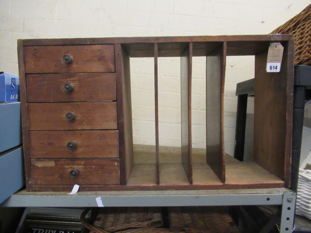 PIGEON HOLES WITH DRAWERS Image