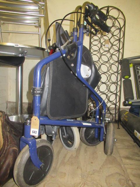WALKING AID Image