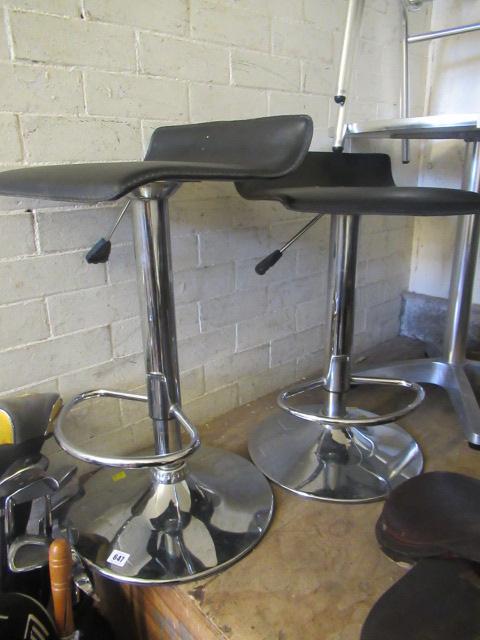 PAIR OF BAR STOOLS Image