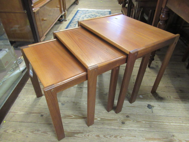 TEAK NEST OF TABLES Image