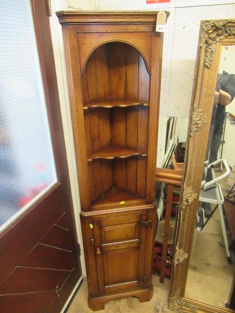 TITCHMARSH AND GOODWIN STYLE OAK CORNER SHELF Image