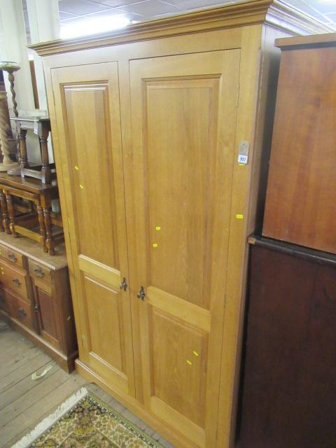 LIGHT OAK DOUBLE WARDROBE Image