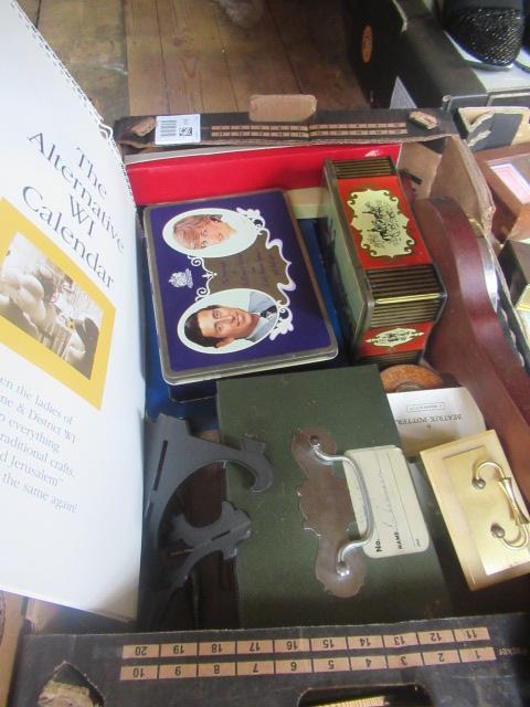 BOX OF MISCELLANEOUS ITEMS Image