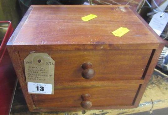 SMALL WOODEN CHEST AND CONTENTS INCLUDING JEWELLERY Image