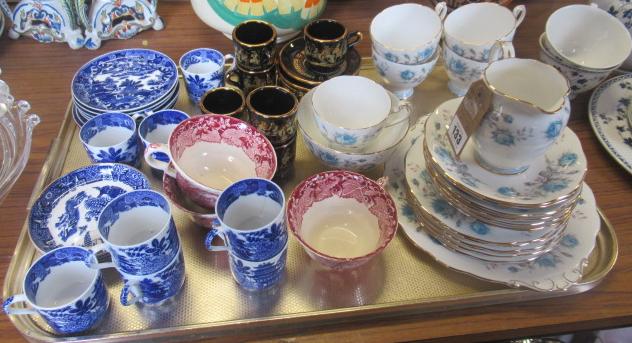 TRAY OF CHINA INCLUDING MASONS ROSLYN ETC Image