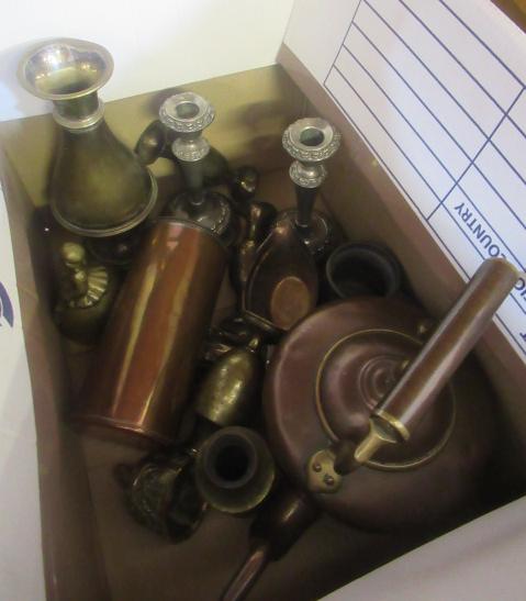 BOX OF METALWARE Image