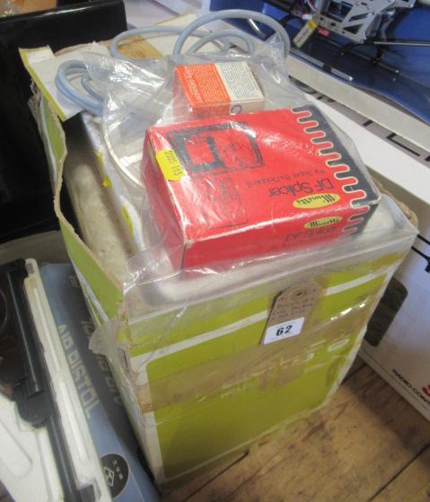 BOLEX 189 CINE PROJECTOR AND SPLICING KIT Image