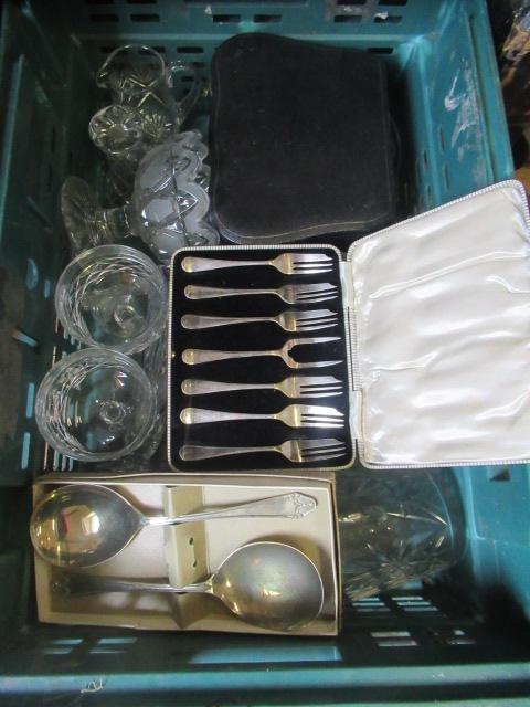 BOXED CUTLERY AND GLASS Image