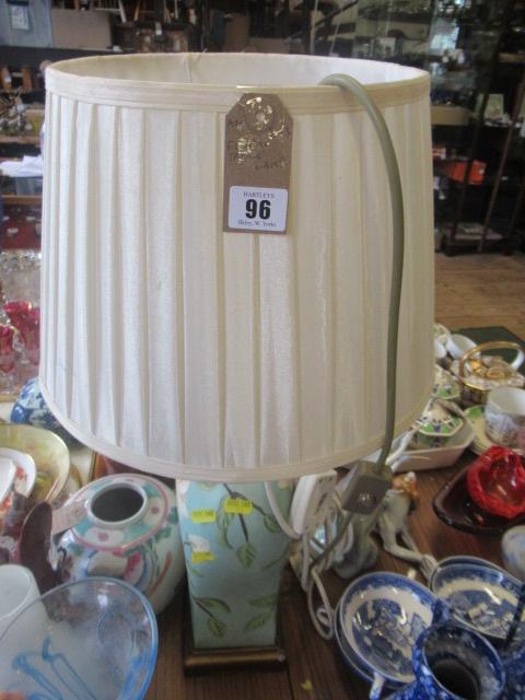 FLORAL TABLE LAMP Image