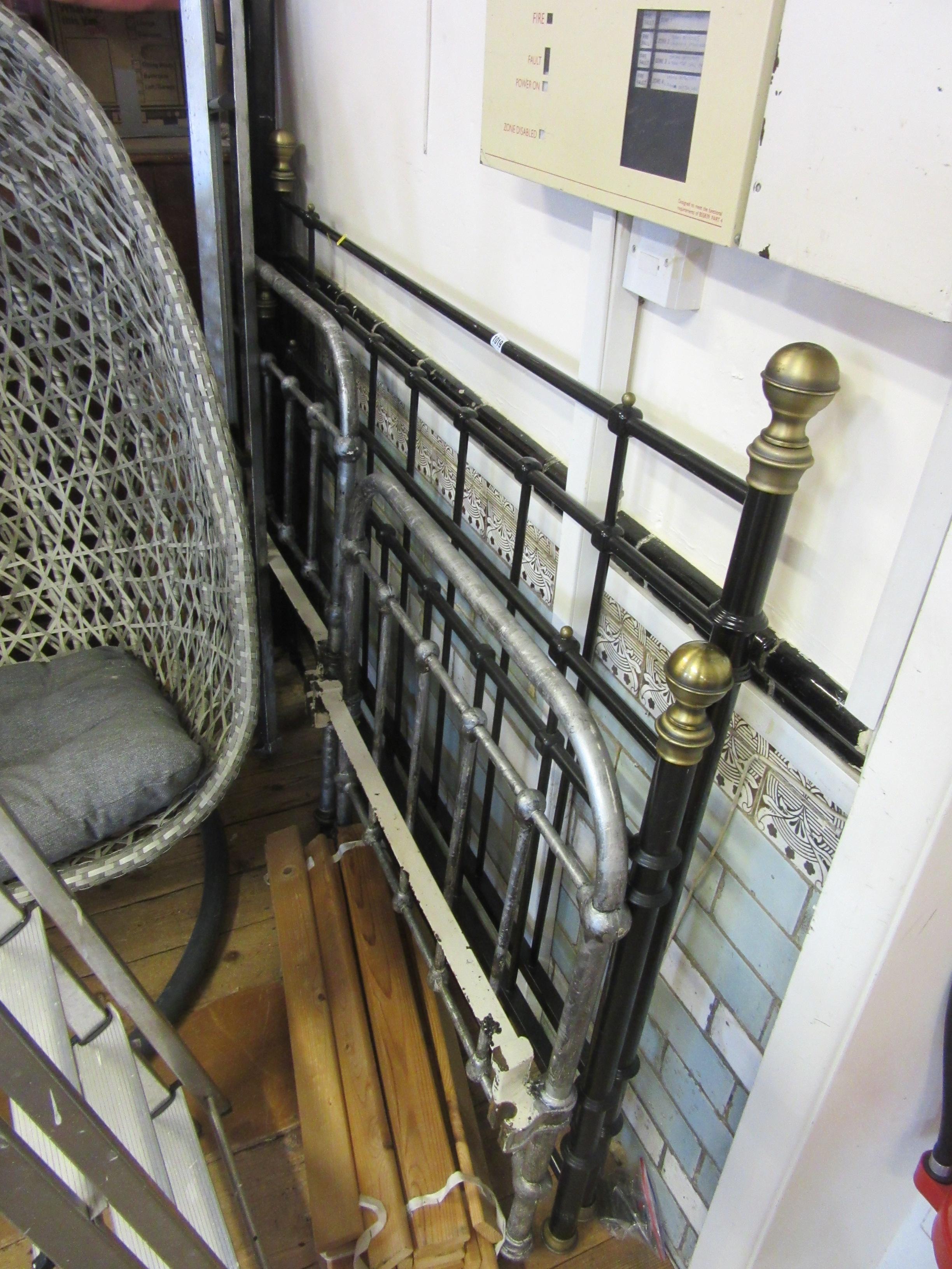 DOUBLE BEDFRAME Image