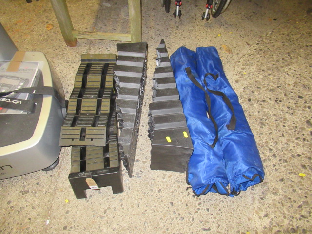 FOUR MOTORHOME TYRE BLOCKS/RAMPS AND TWO FOLDING CHAIRS Image