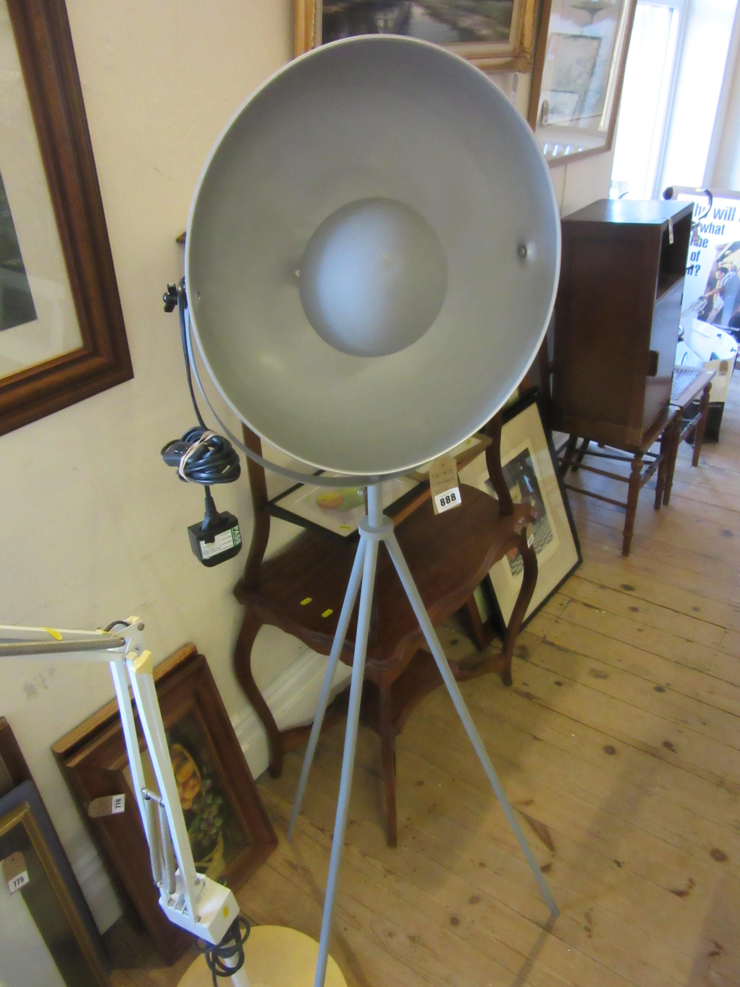 STANDARD LAMP Image