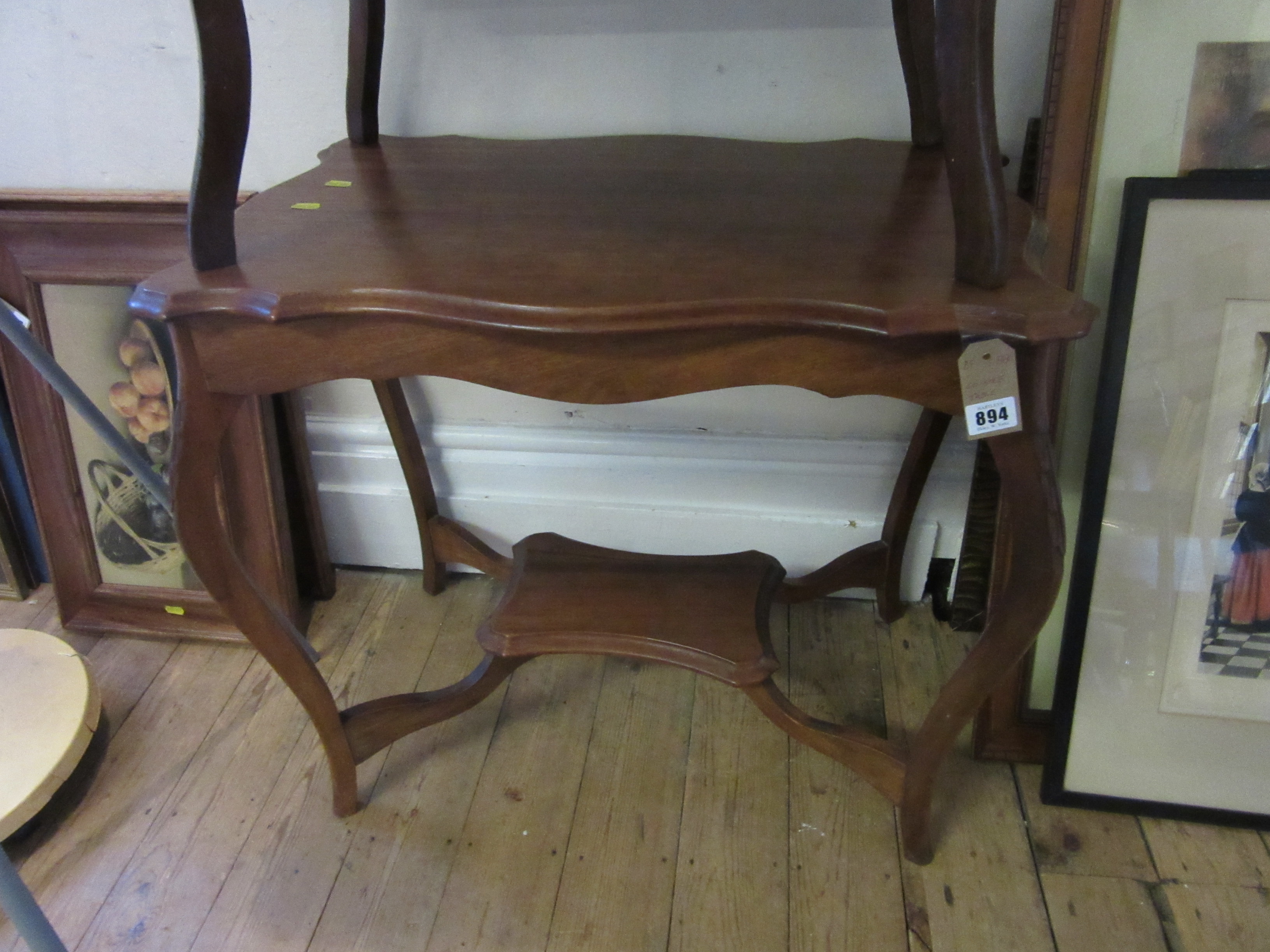 CONSOLE TABLE Image
