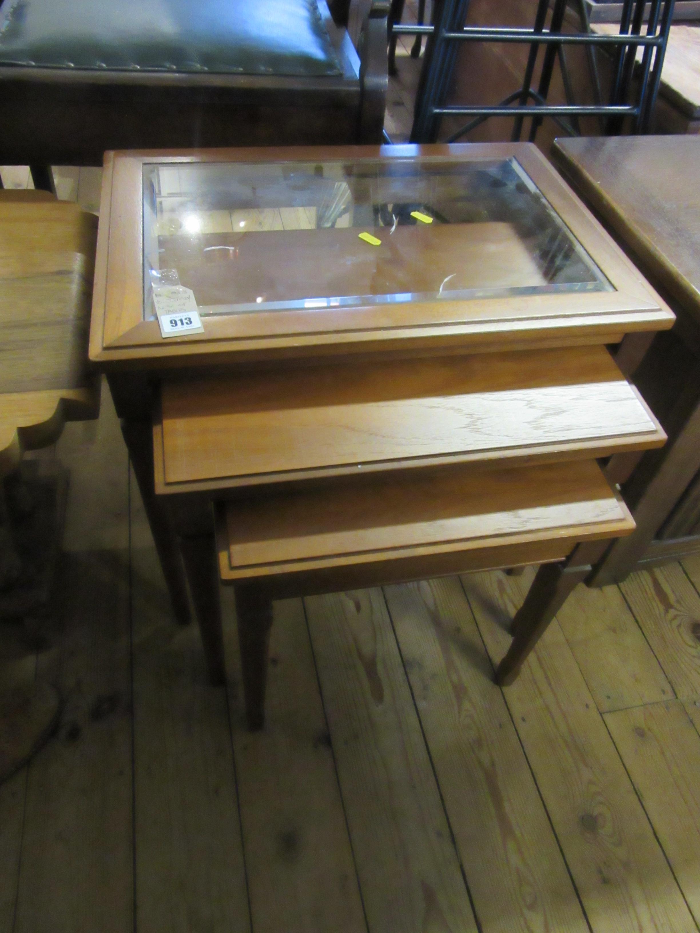 NEST OF TABLES Image