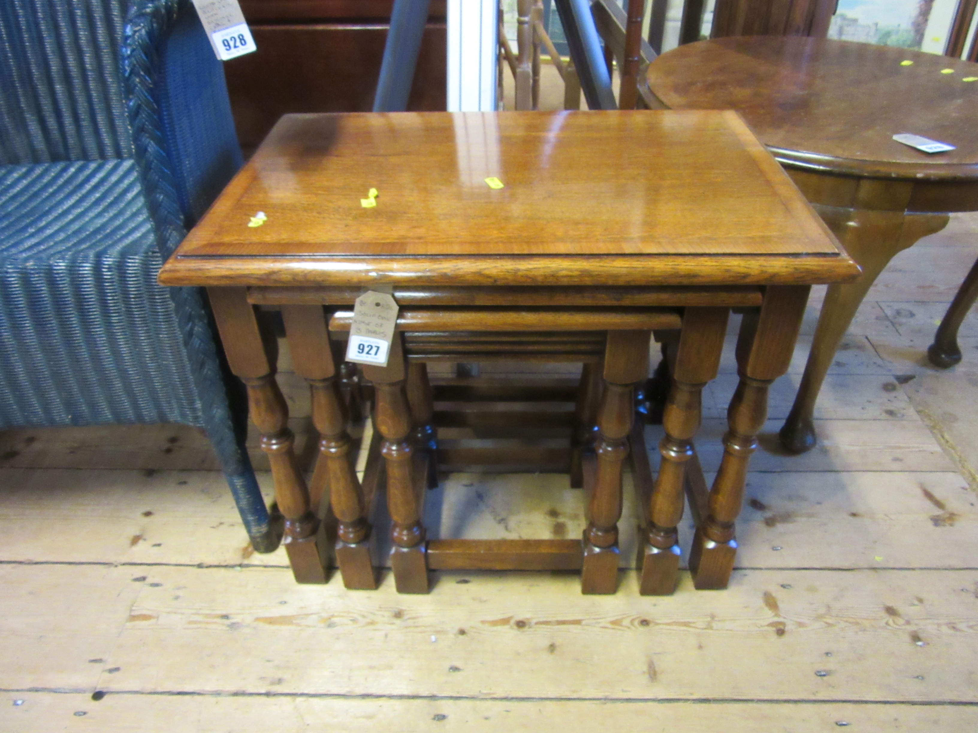 OAK NEST OF TABLES Image