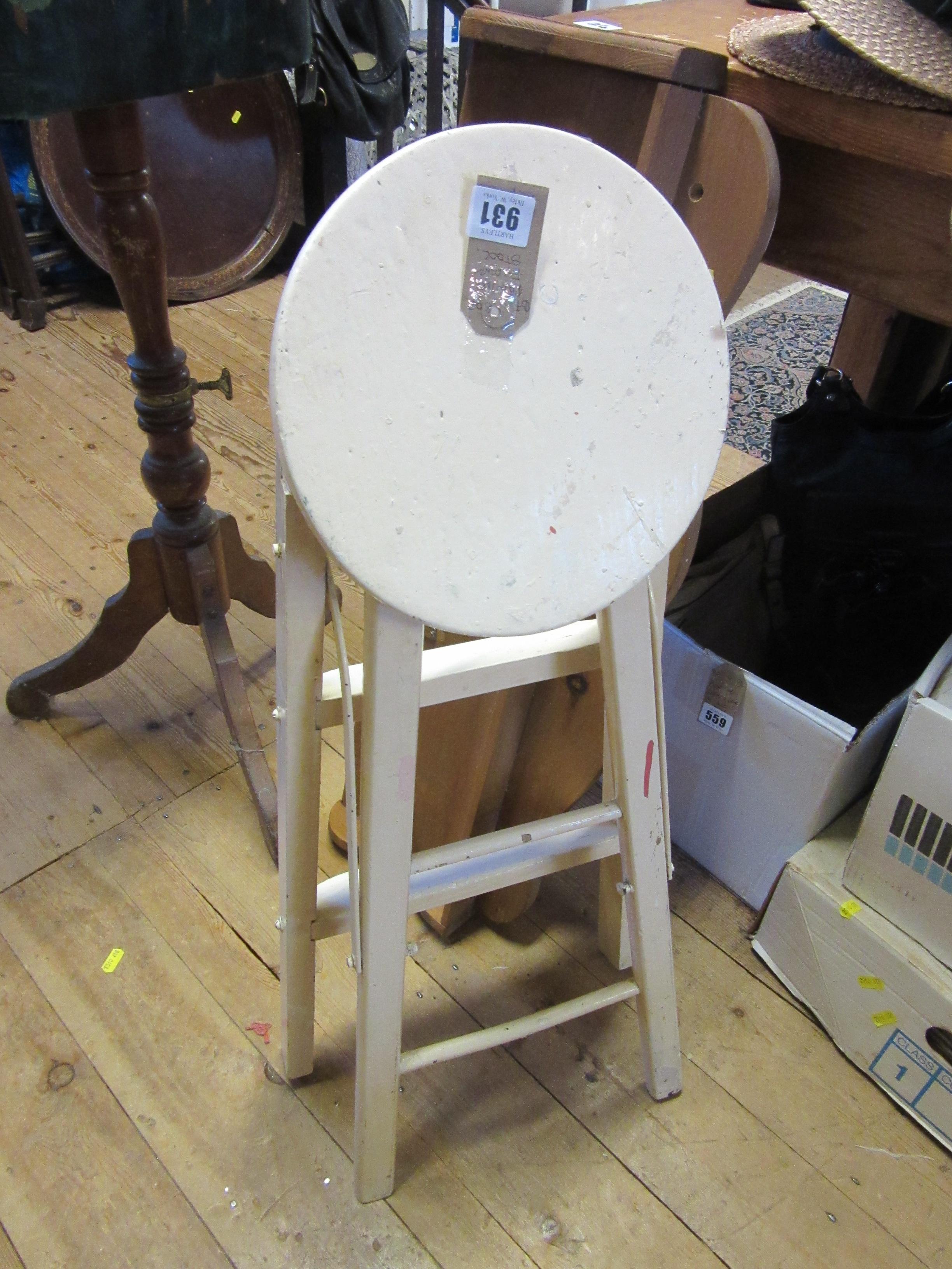 PAINTED FOLDING STOOL Image