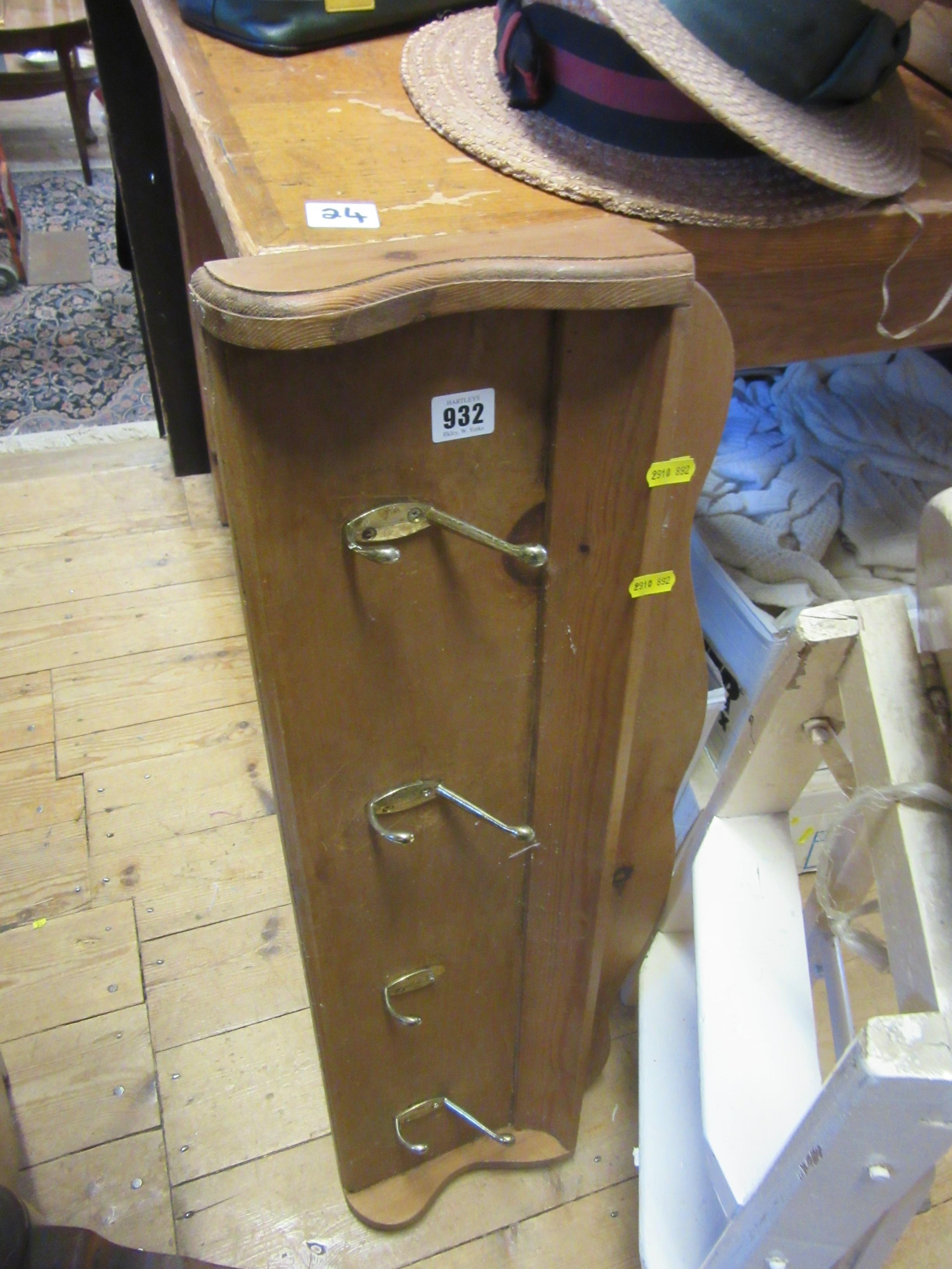 PINE COAT HOOKS Image