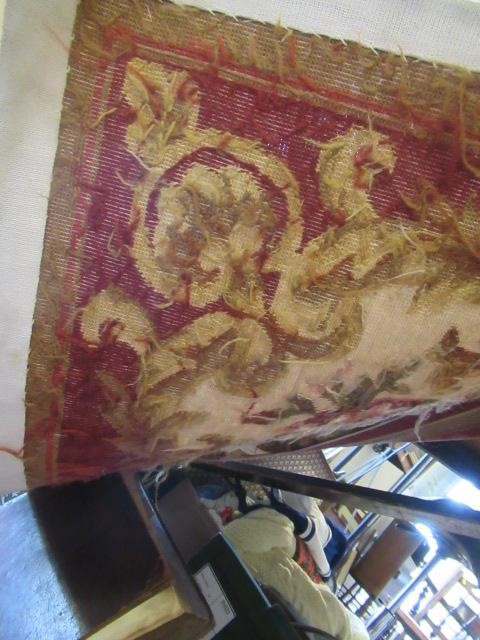 FLORAL MOTIF RUG Image