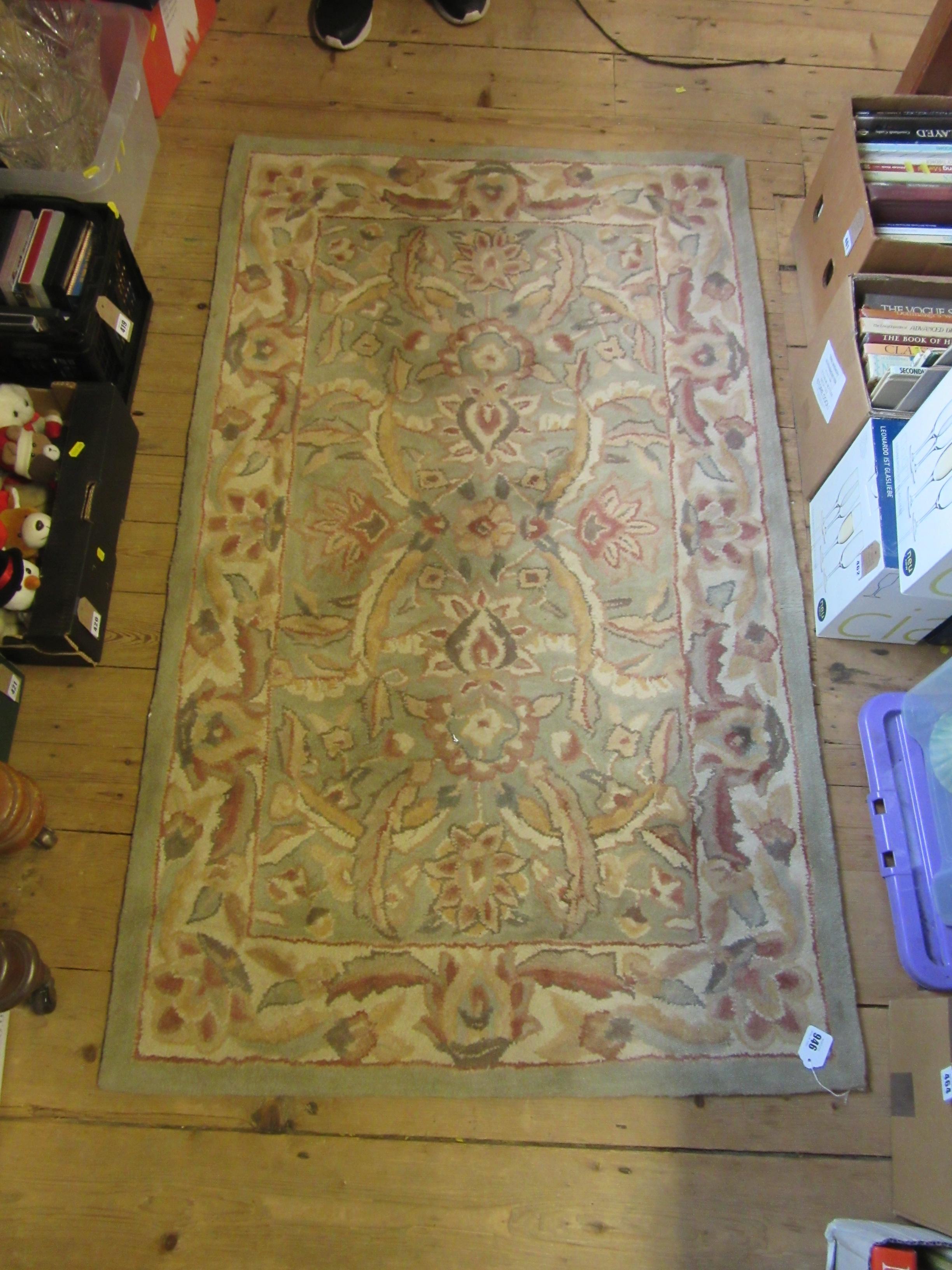 PATTERNED WOOL RUG Image