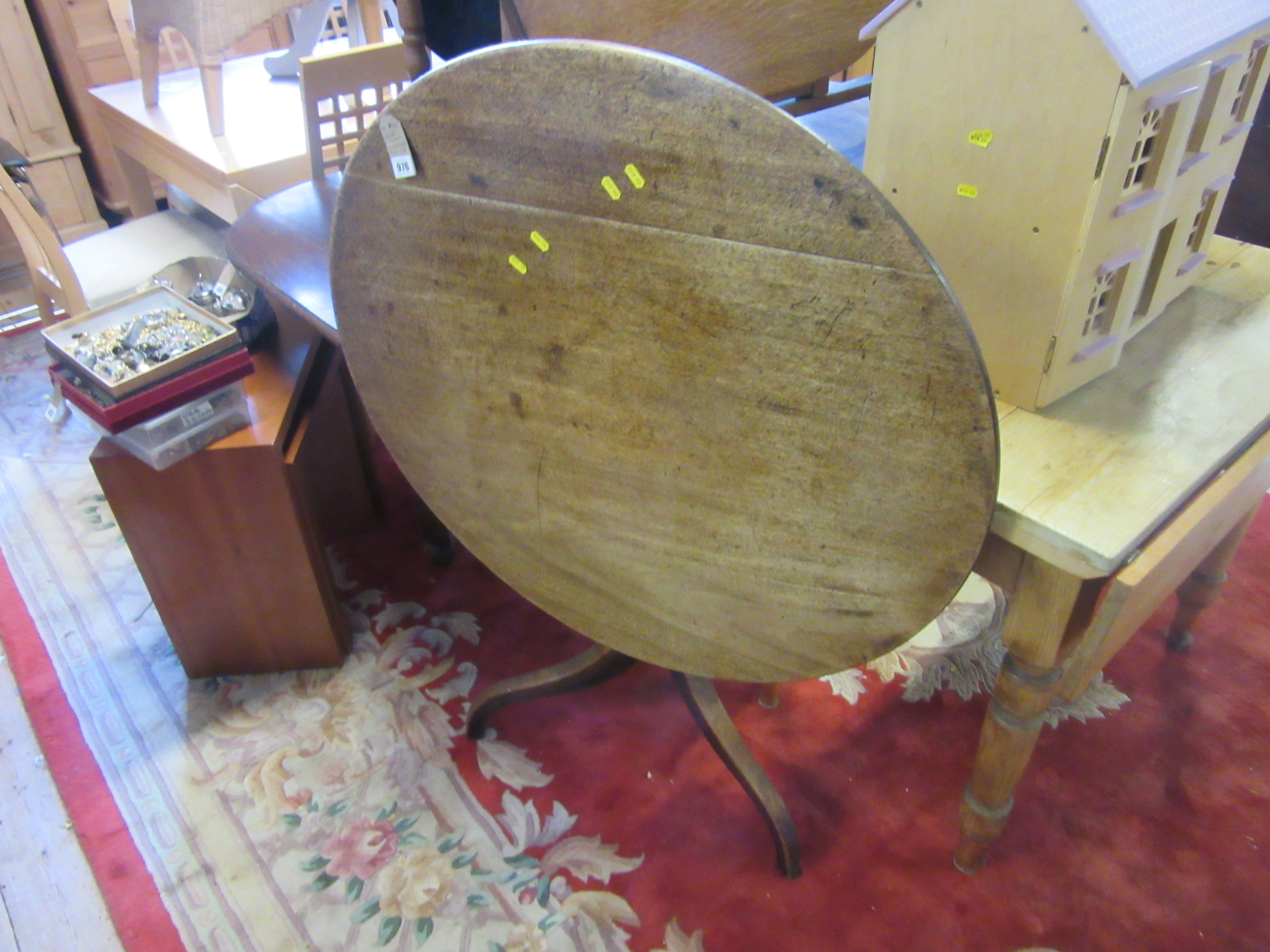 LARGE ANTIQUE MAHOGANY TILT TOP TABLE Image
