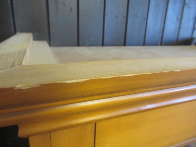 PINE DOUBLE DOOR DISPLAY CABINET Image