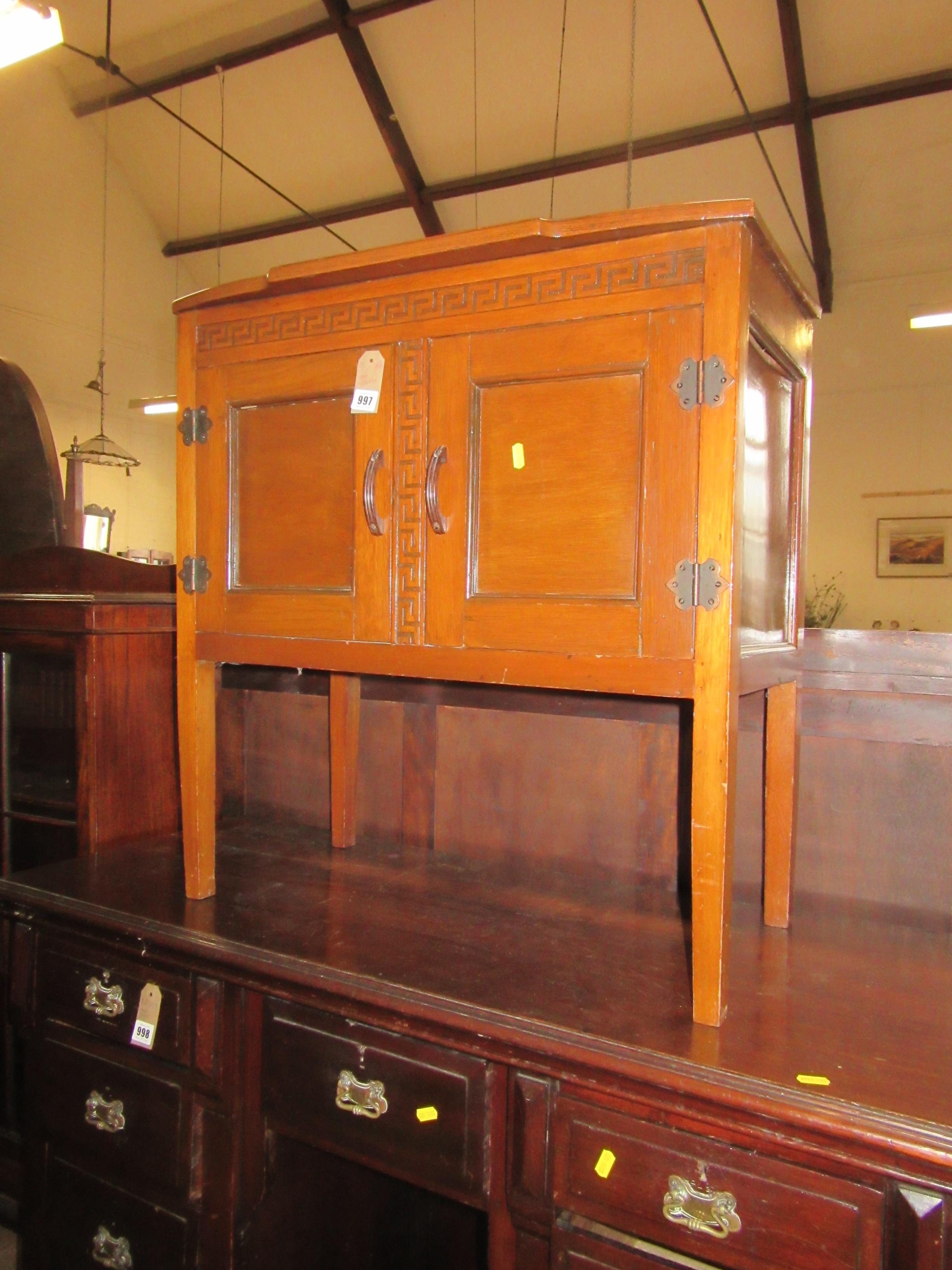 OAK CUPBOARD Image
