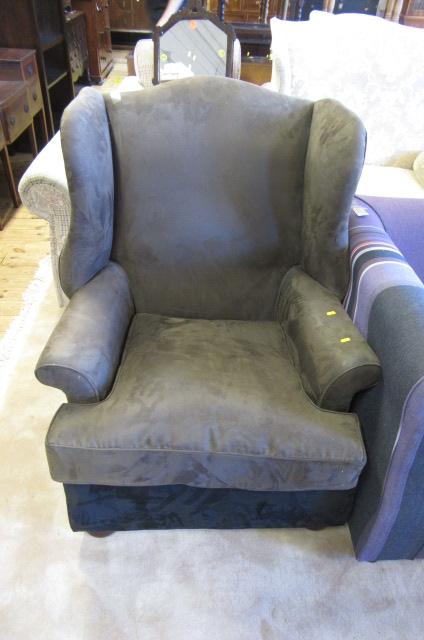 WING BACK CHAIR Image