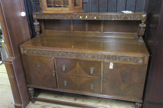 OAK SIDEBOARD Image