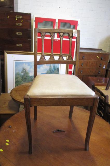 SET OF FOUR OAK DINING CHAIRS Image