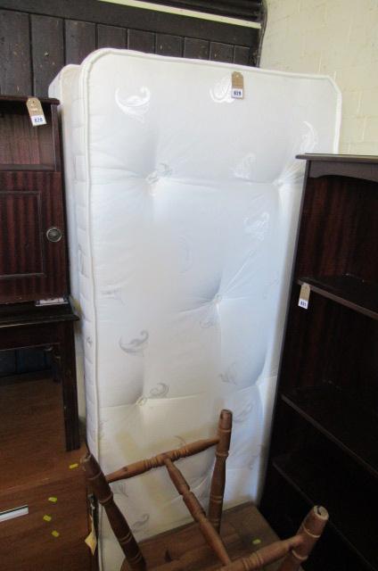 SINGLE DIVAN BED WITH MATTRESS Image