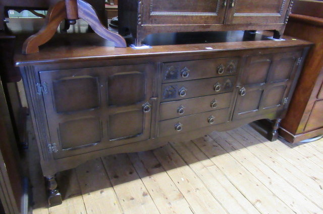 OAK SIDEBOARD Image