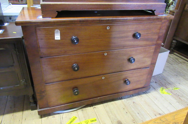 MAHOGANY THREE DRAWER CHEST Image