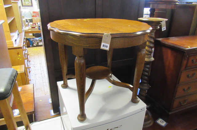 OAK COFFEE TABLE Image