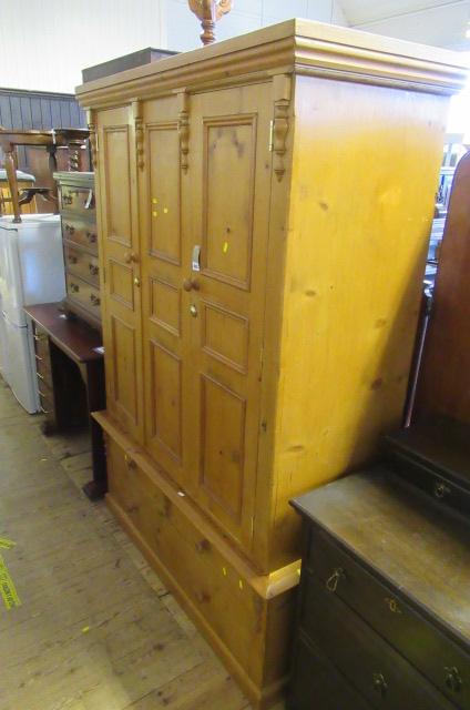 PINE WARDROBE ON DRAWER Image