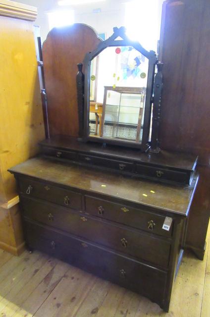 OAK DRESSING CHEST Image