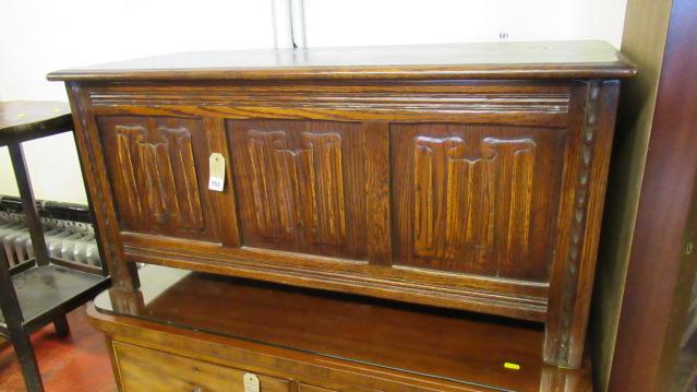OAK BLANKET CHEST Image