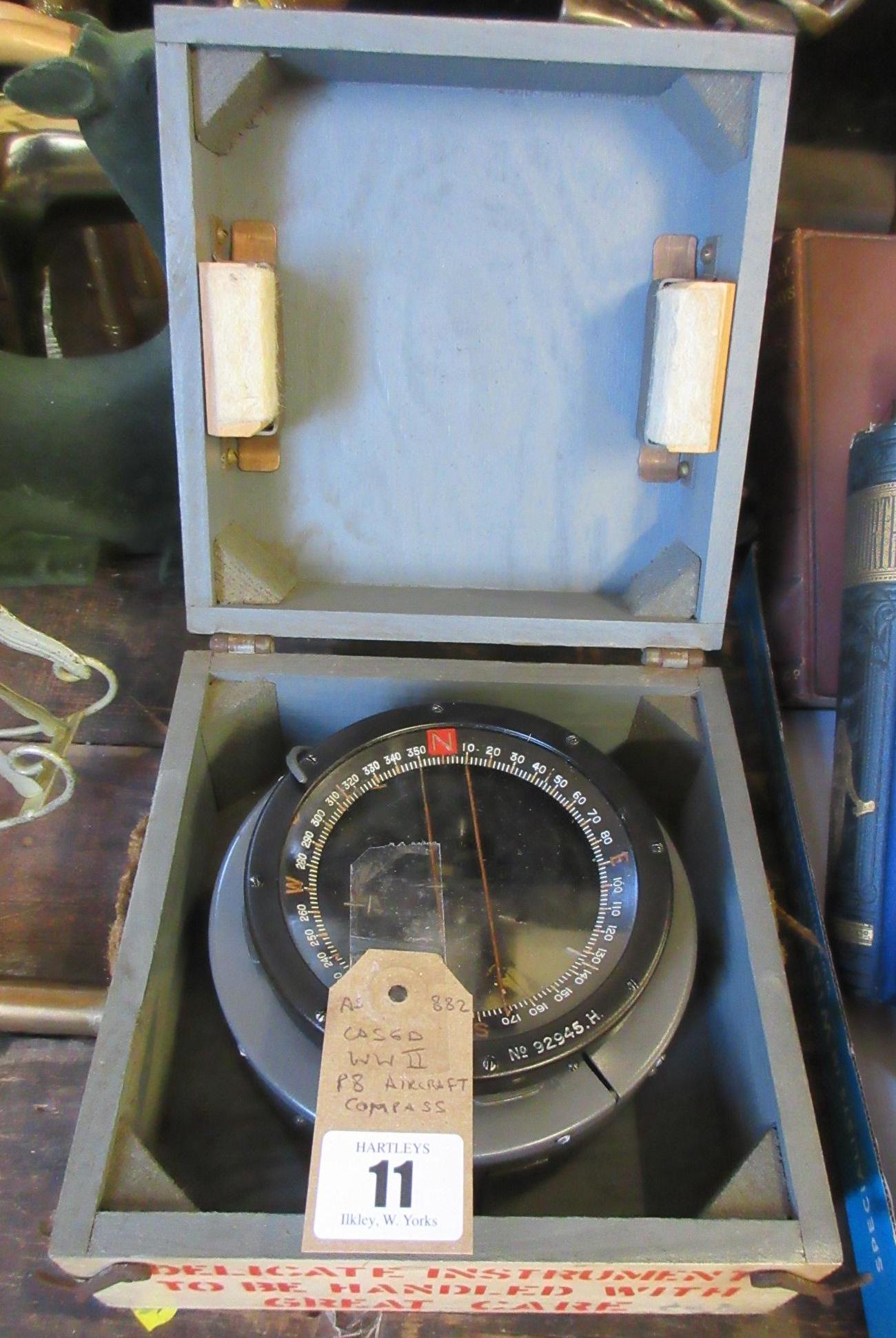 CASED WWII P8 AIRCRAFT COMPASS Image
