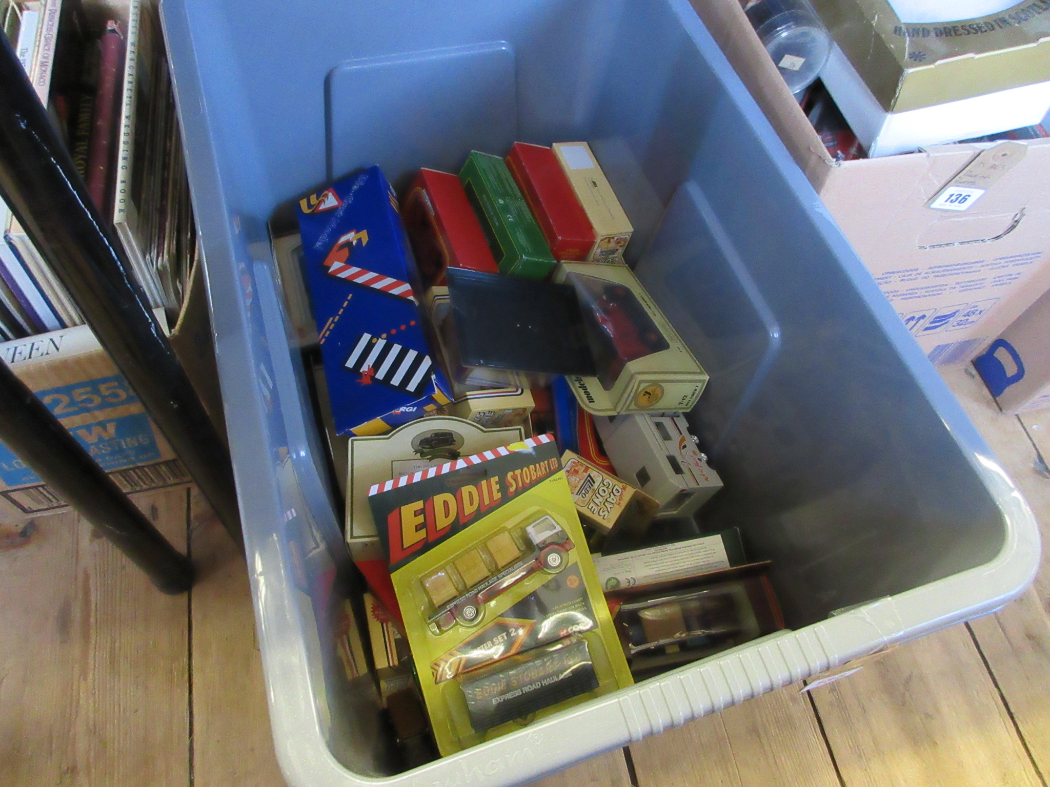 BOX OF DIECAST VEHICLES Image