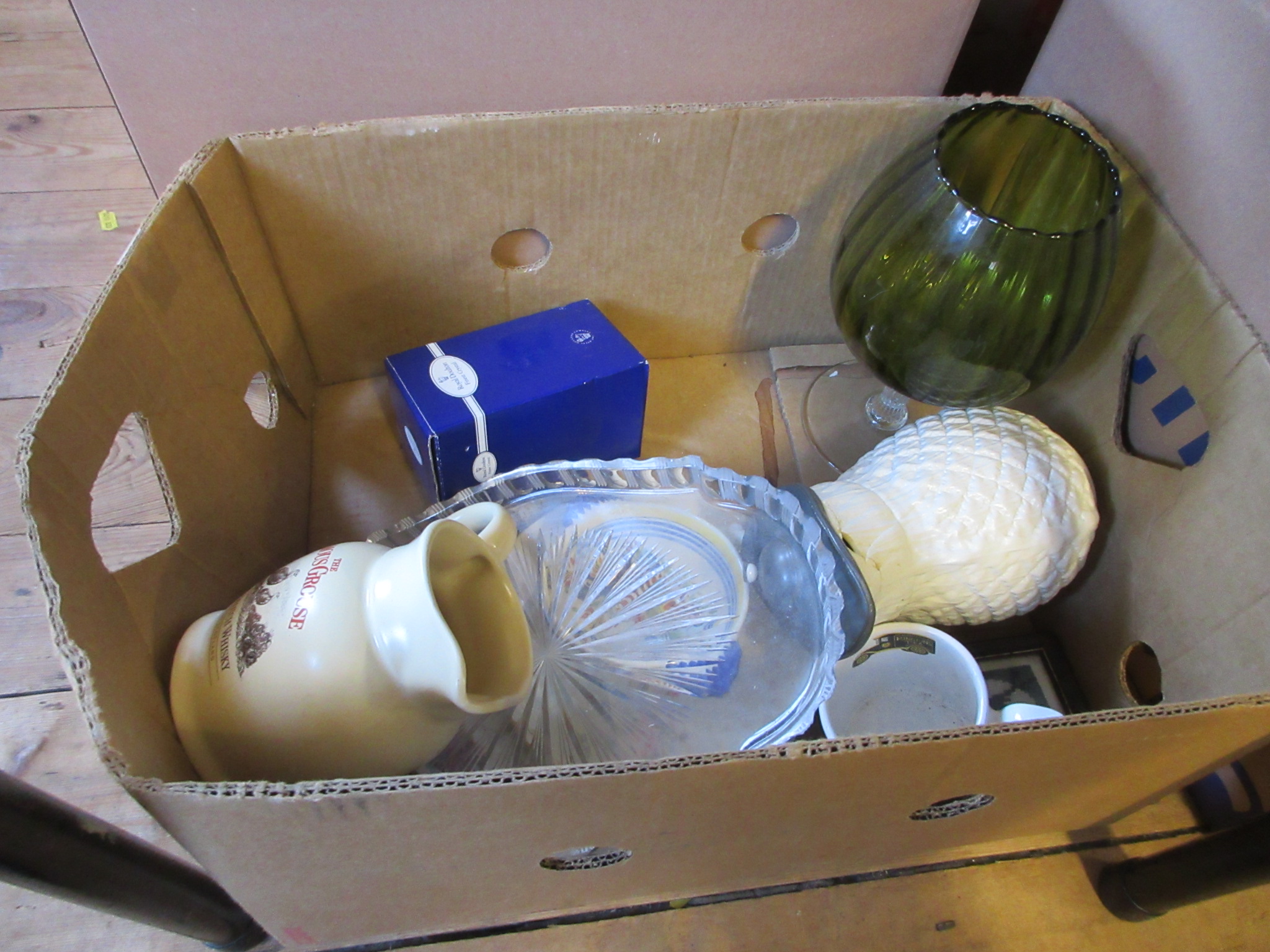 BOX OF CERAMICS AND GLASS Image