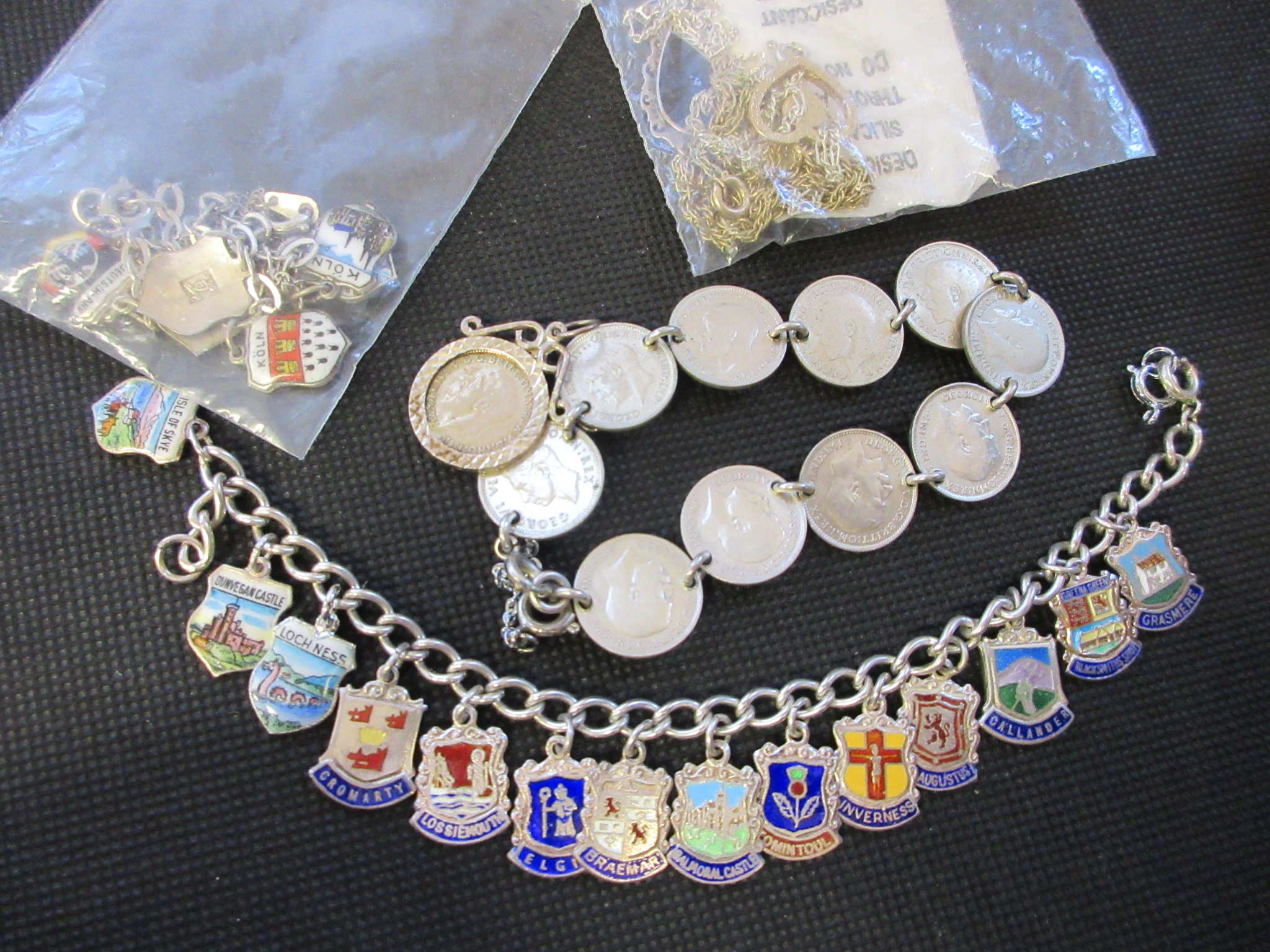 BOX OF SILVER AND WHITE METAL JEWELLERY Image
