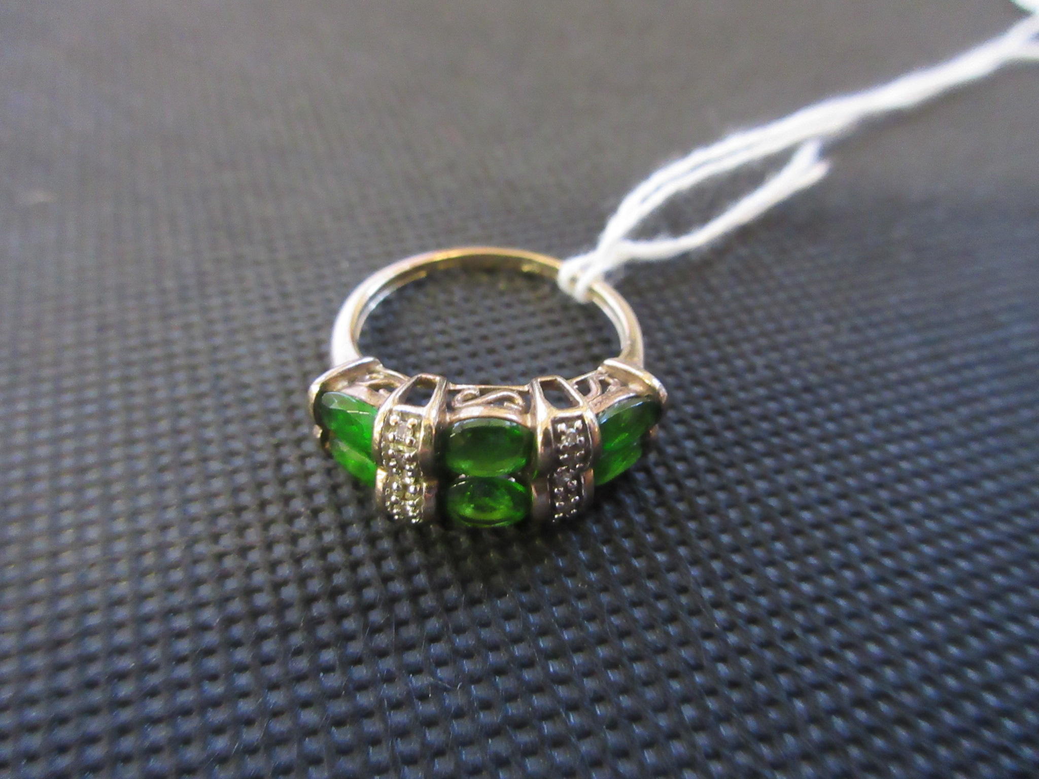 9CT GOLD RING - 3.3G GROSS Image