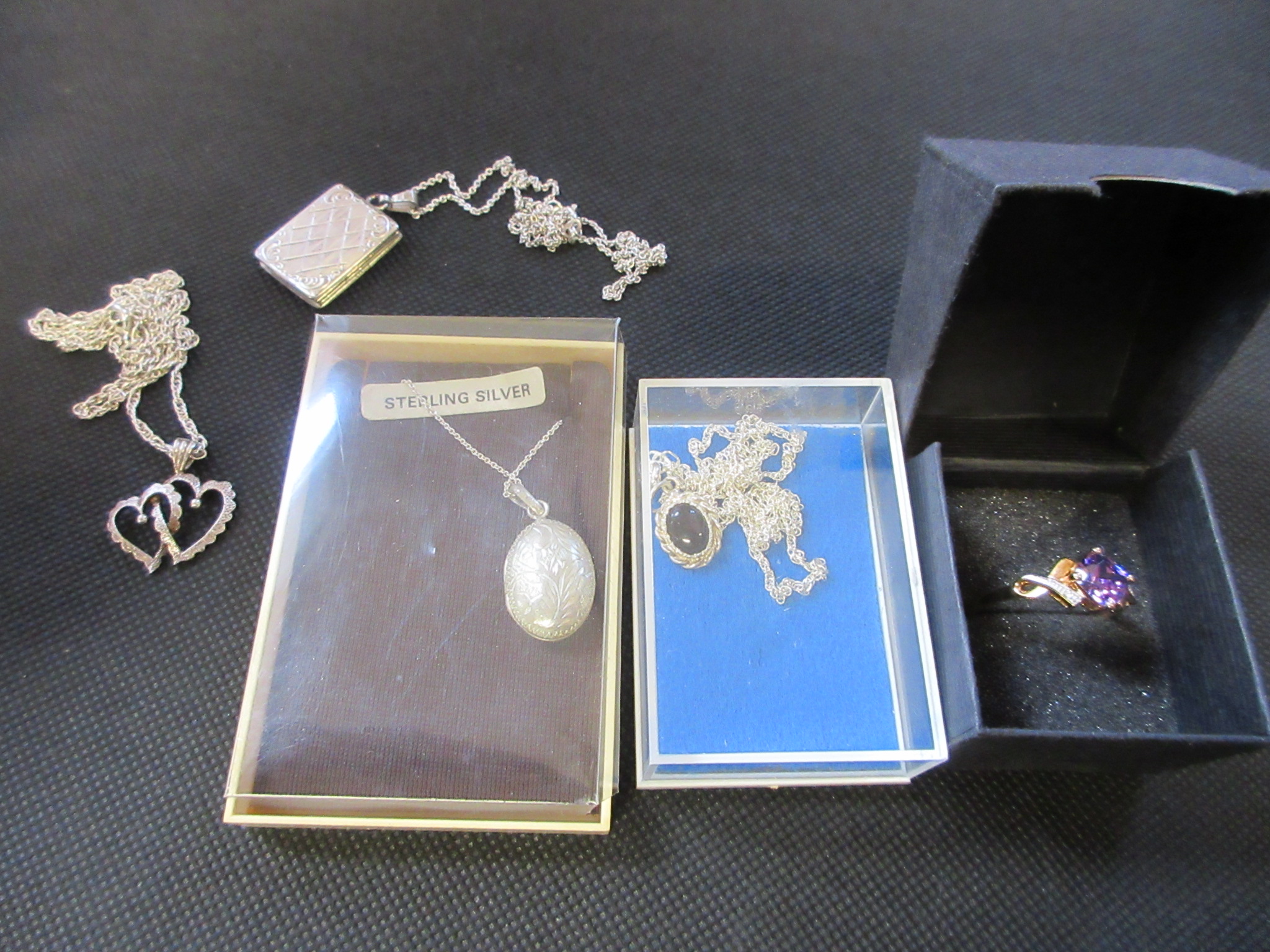 BOX OF SILVER JEWELLERY Image