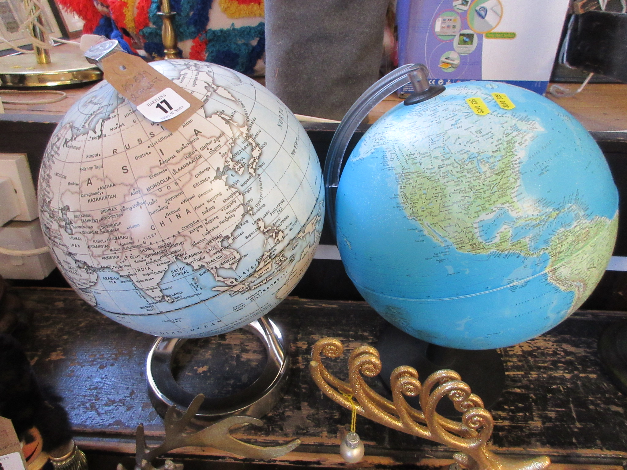 TWO TABLE GLOBES Image