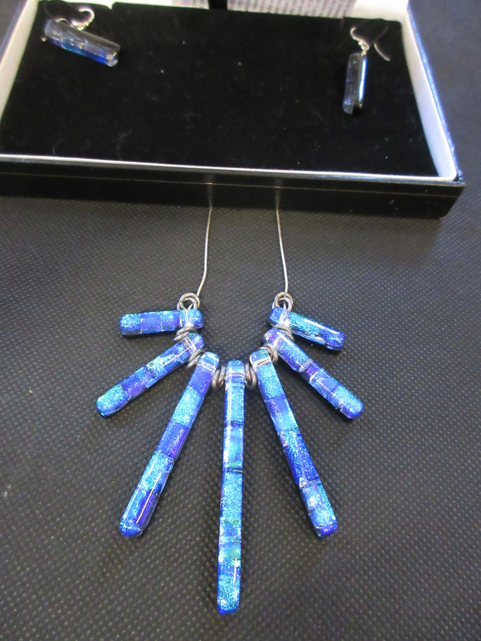 SILVER AND GLASS NECKLACE WITH MATCHING EARRINGS Image