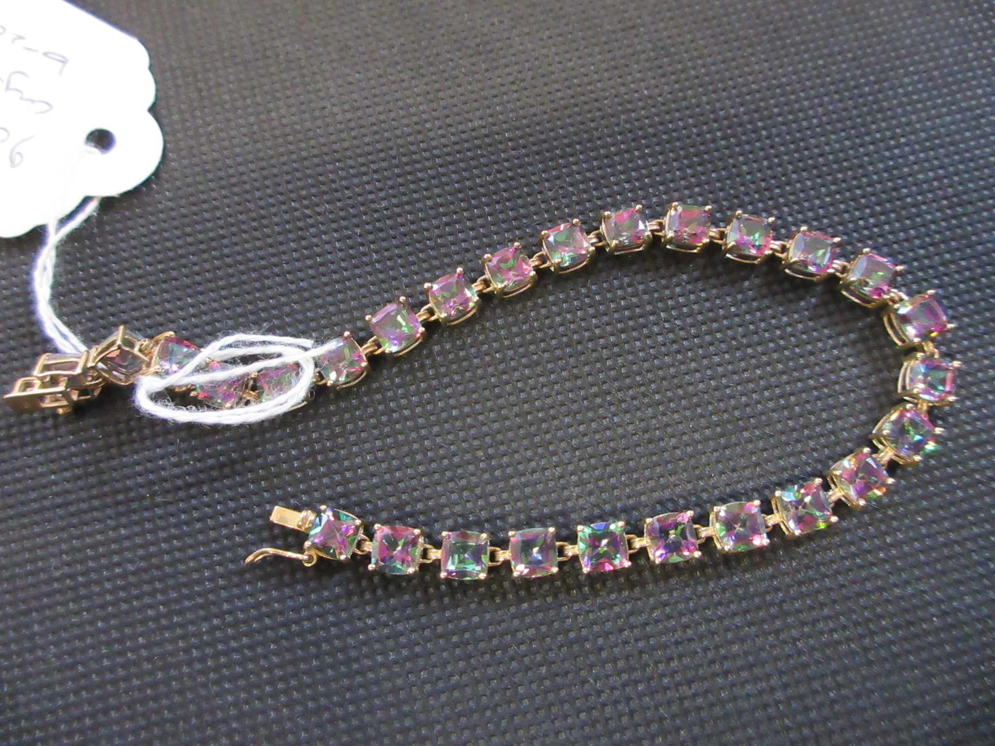 9CT GOLD AND CRYSTAL BRACELET - 8.7G GROSS Image