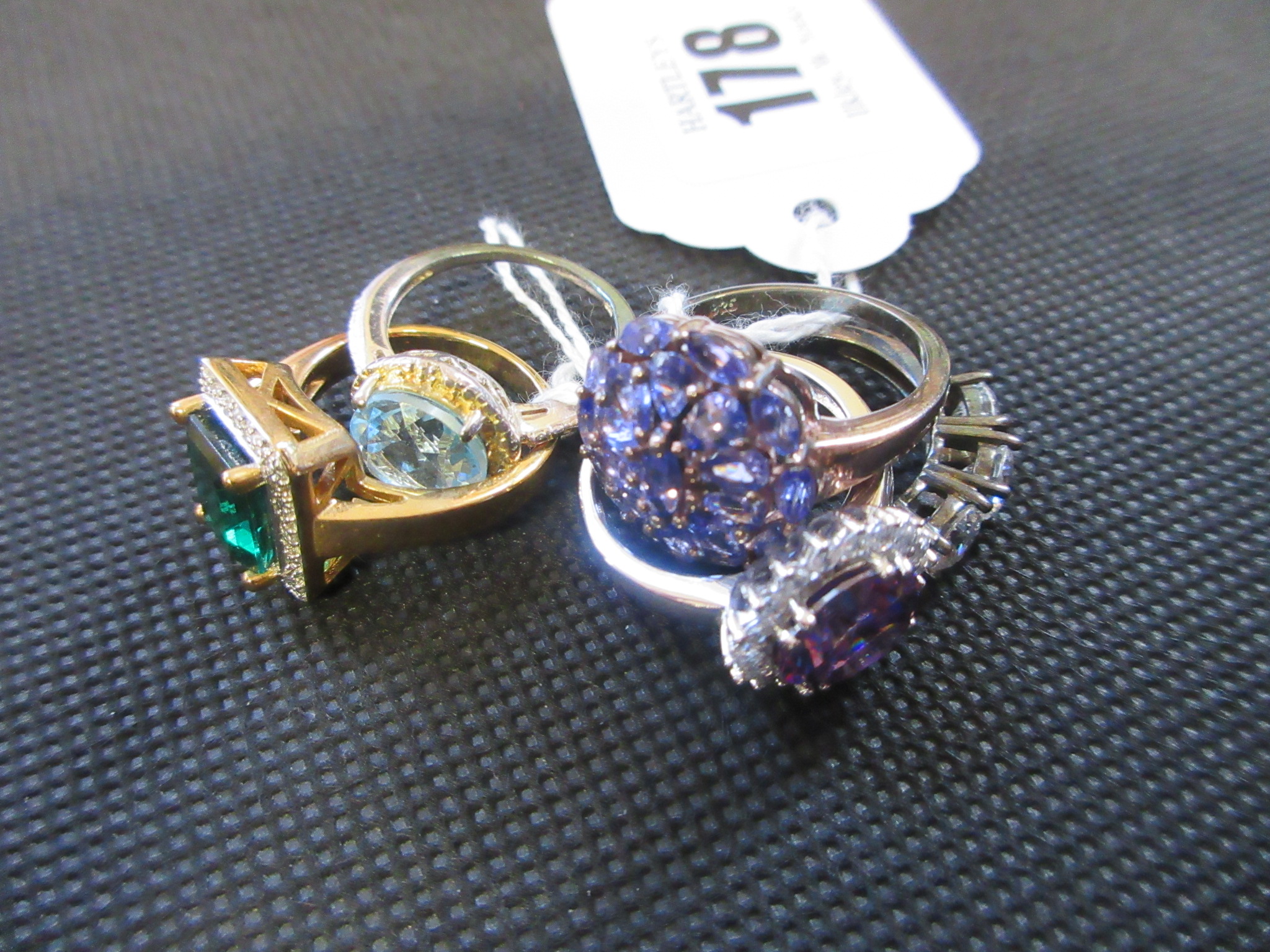 FIVE SILVER RINGS Image
