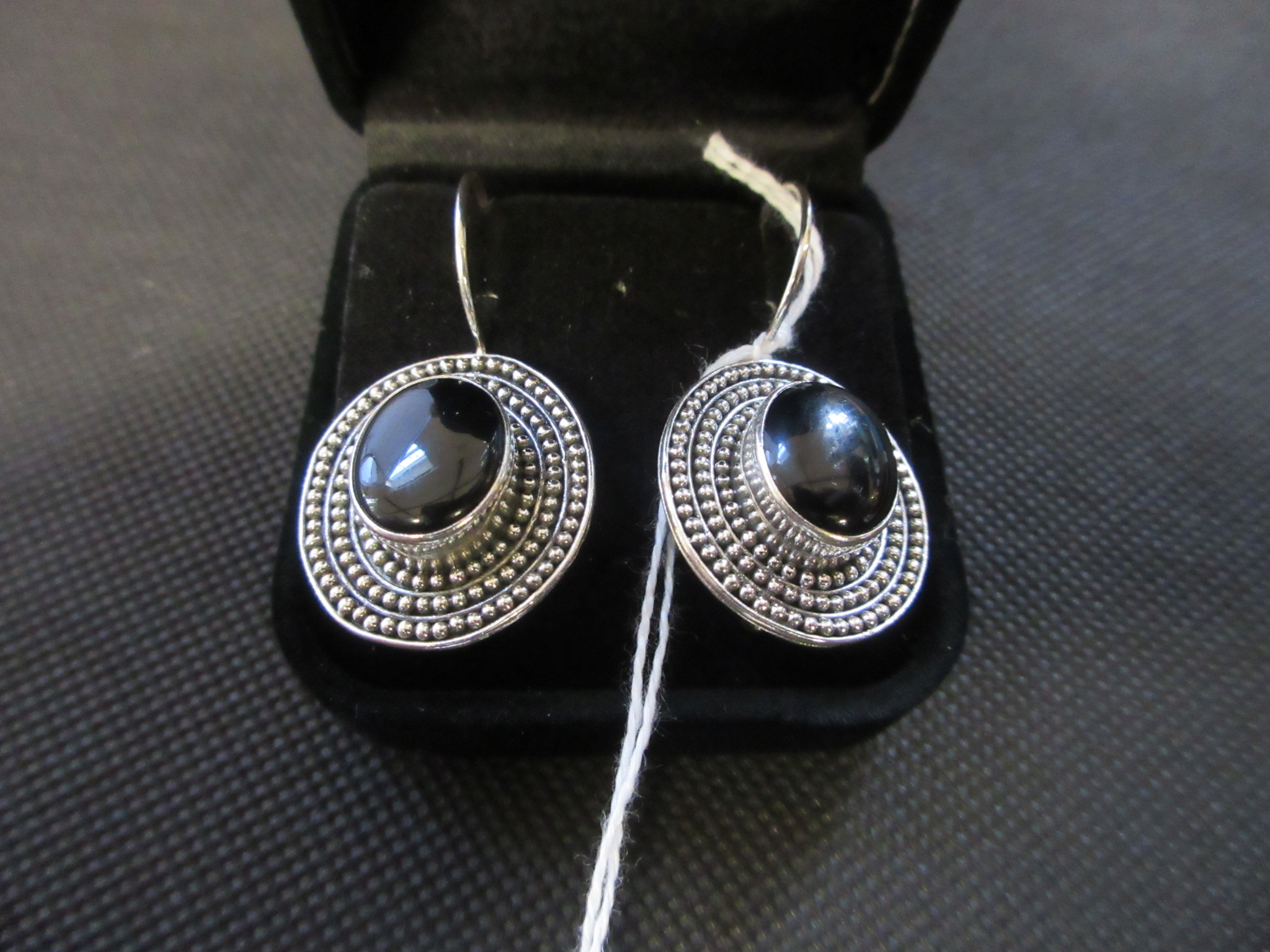 SILVER AND JET EARRINGS Image