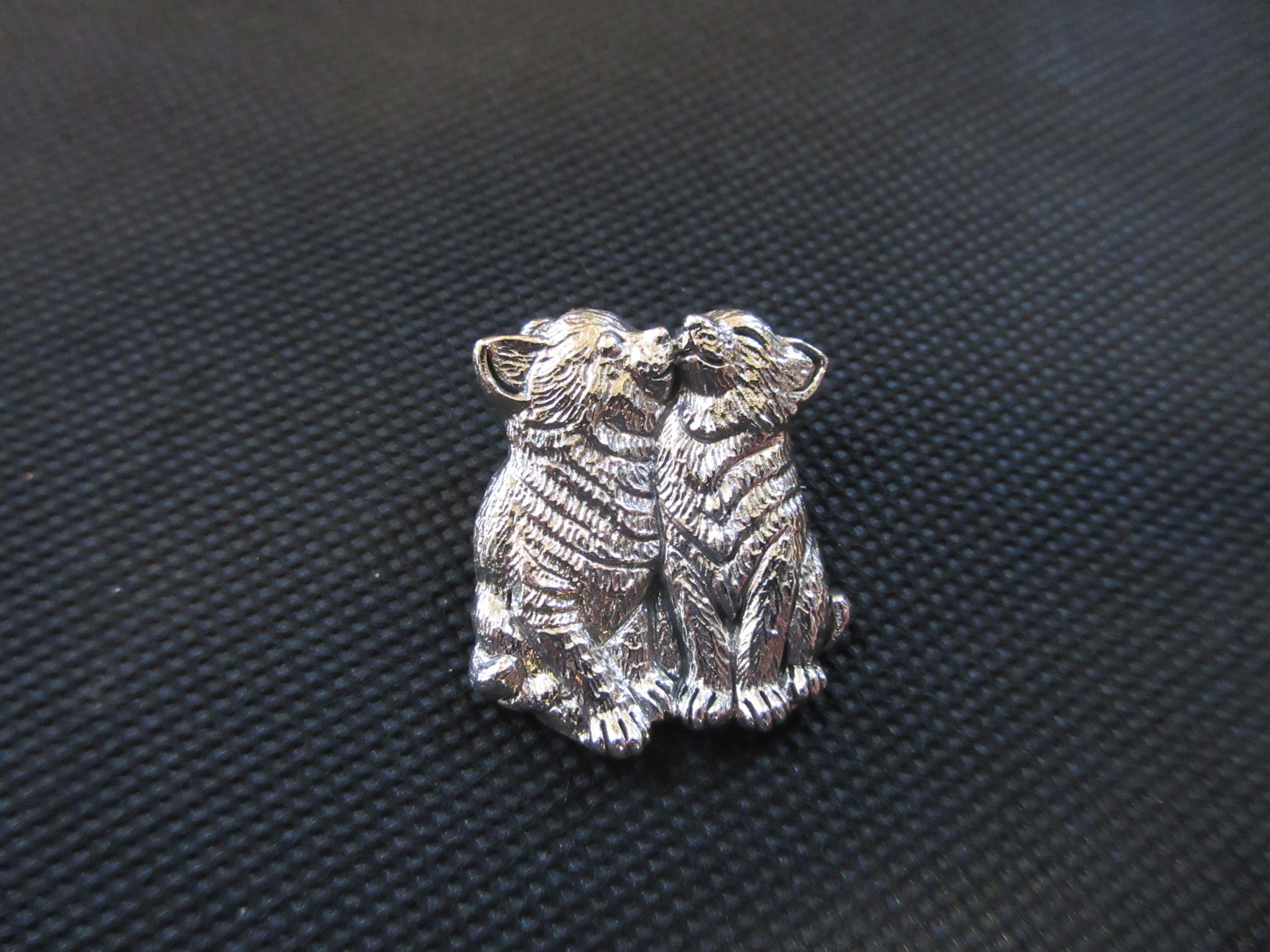 SILVER CATS BROOCH Image