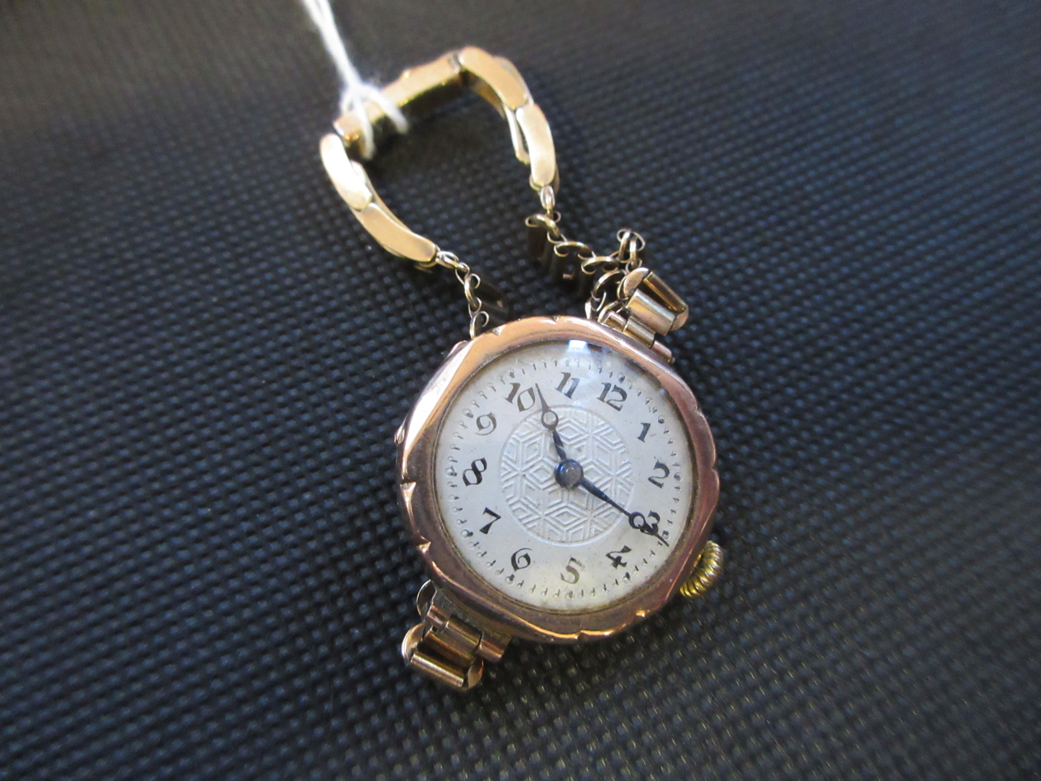 LADIES 9CT WRISTWATCH Image
